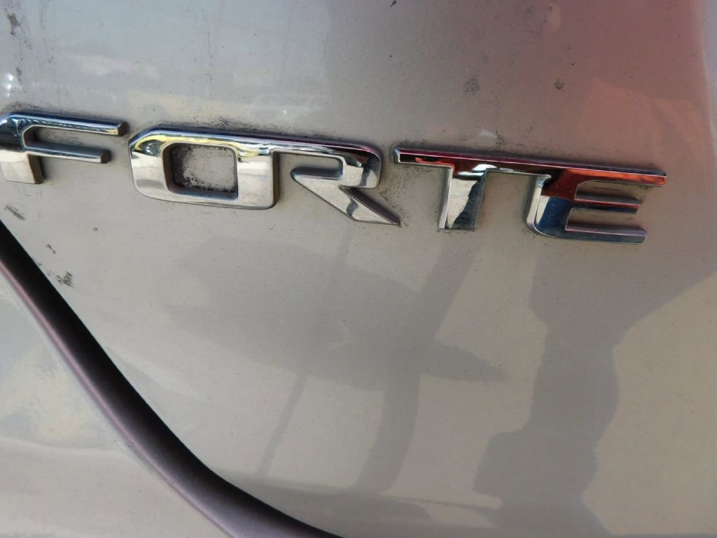 Used 2019 Kia Forte LXS image 10