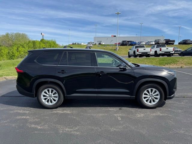 Used 2024 Toyota Grand Highlander XLE image 2