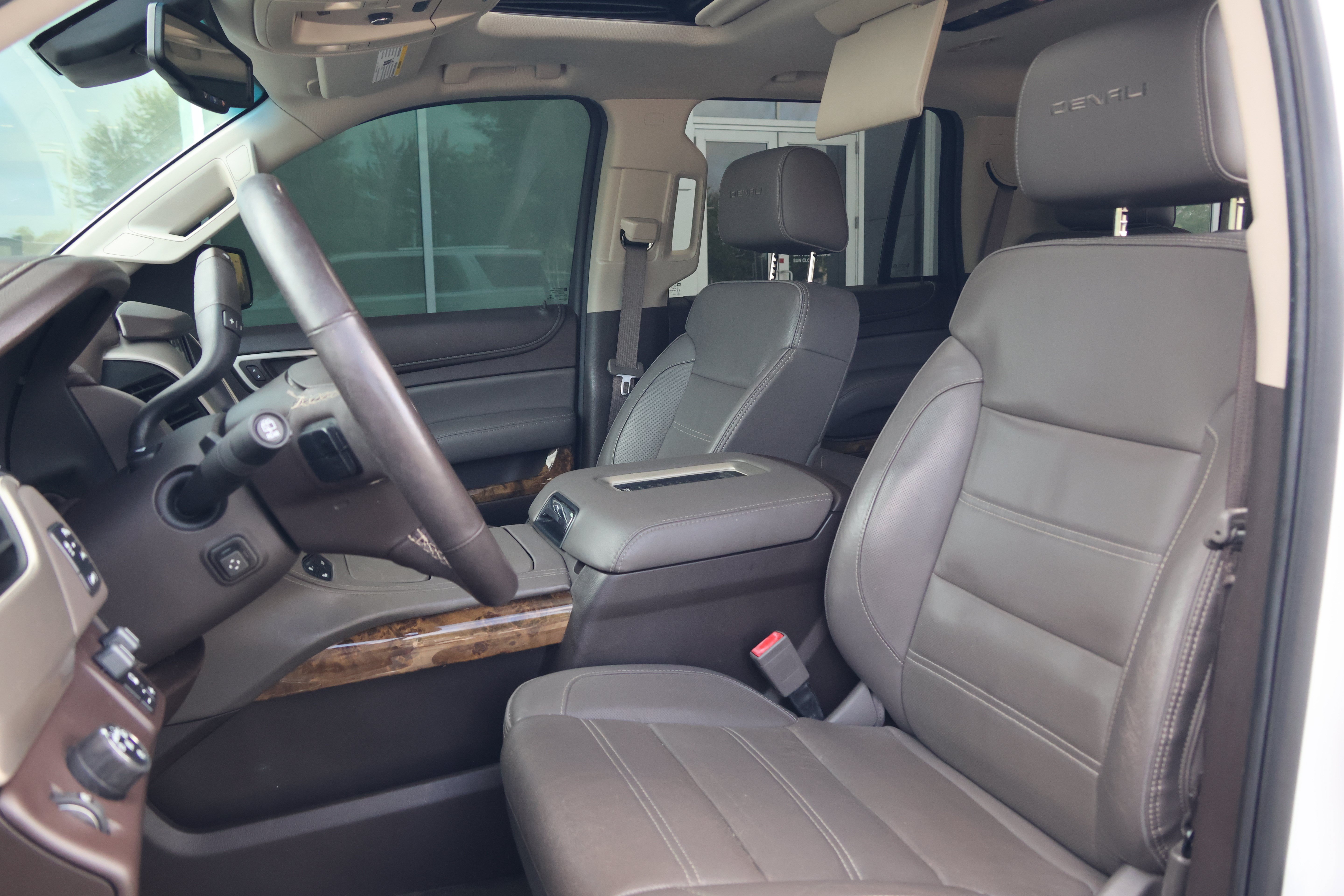 Used 2016 GMC Yukon Denali w/ Open Road Package RWD image 35