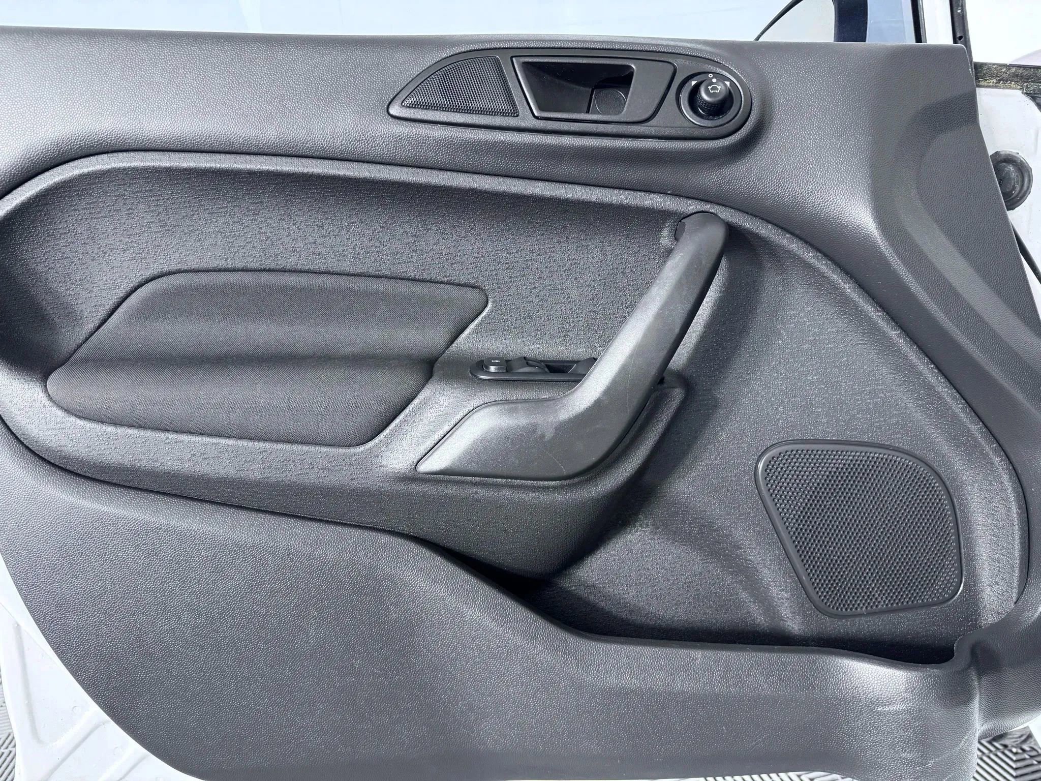 Used 2019 Ford Fiesta SE image 34