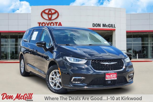Used 2024 Chrysler Pacifica Touring-L FWD image 1