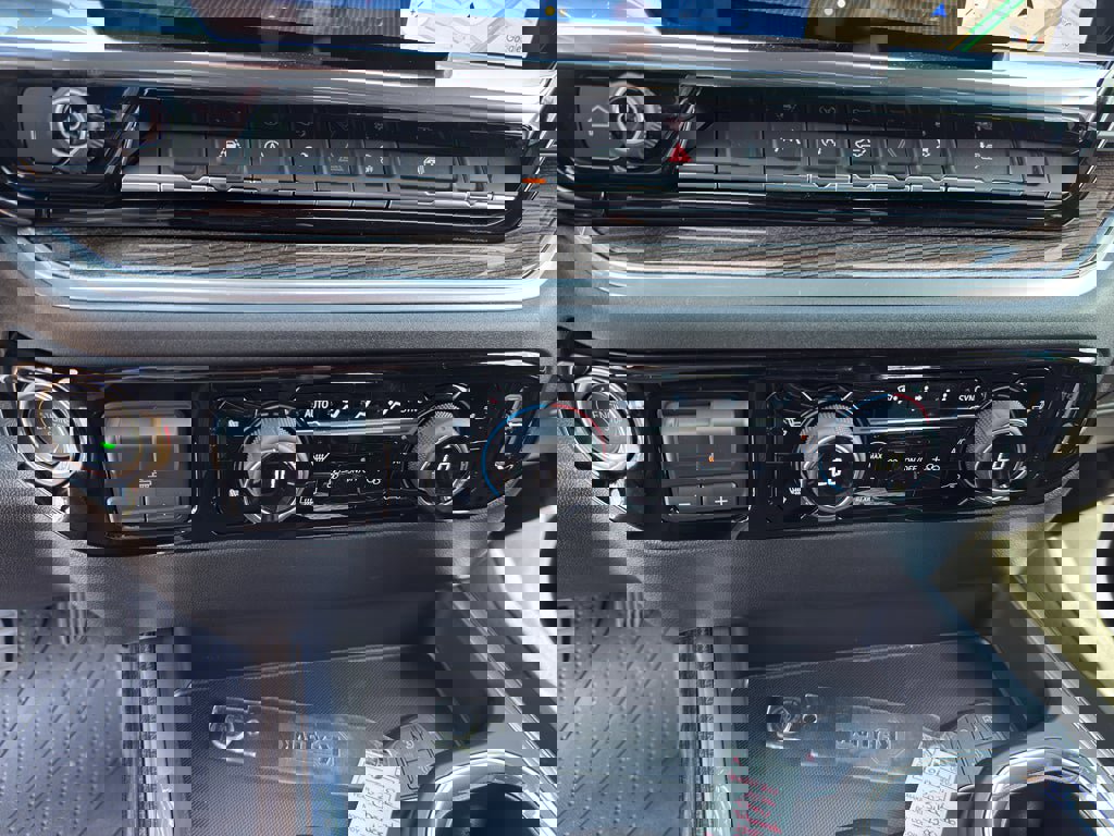 New 2026 Chevrolet Silverado 1500 LT w/ Leather Package image 17