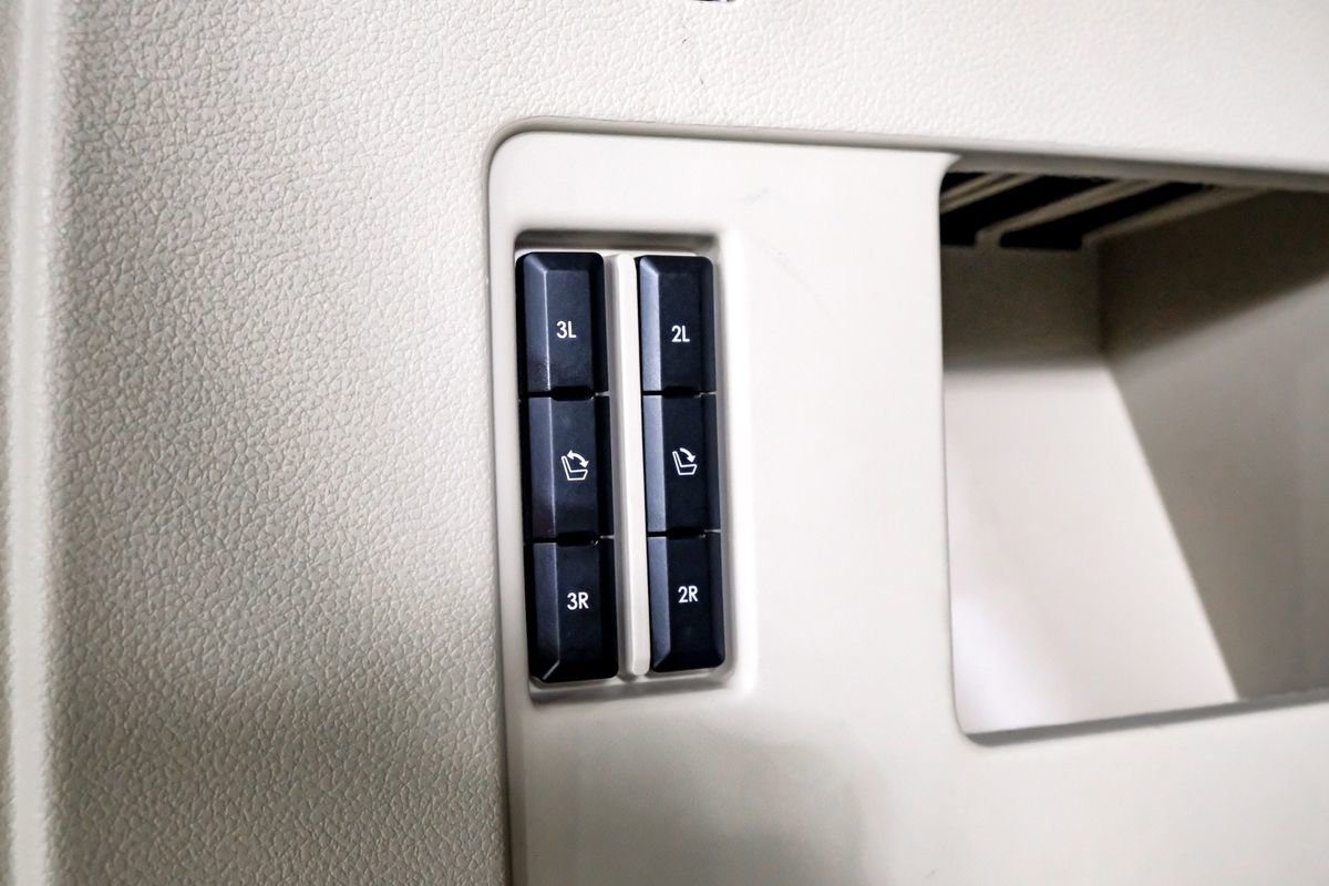 Used 2020 Lincoln Navigator L Reserve w/ Luxury Package image 44