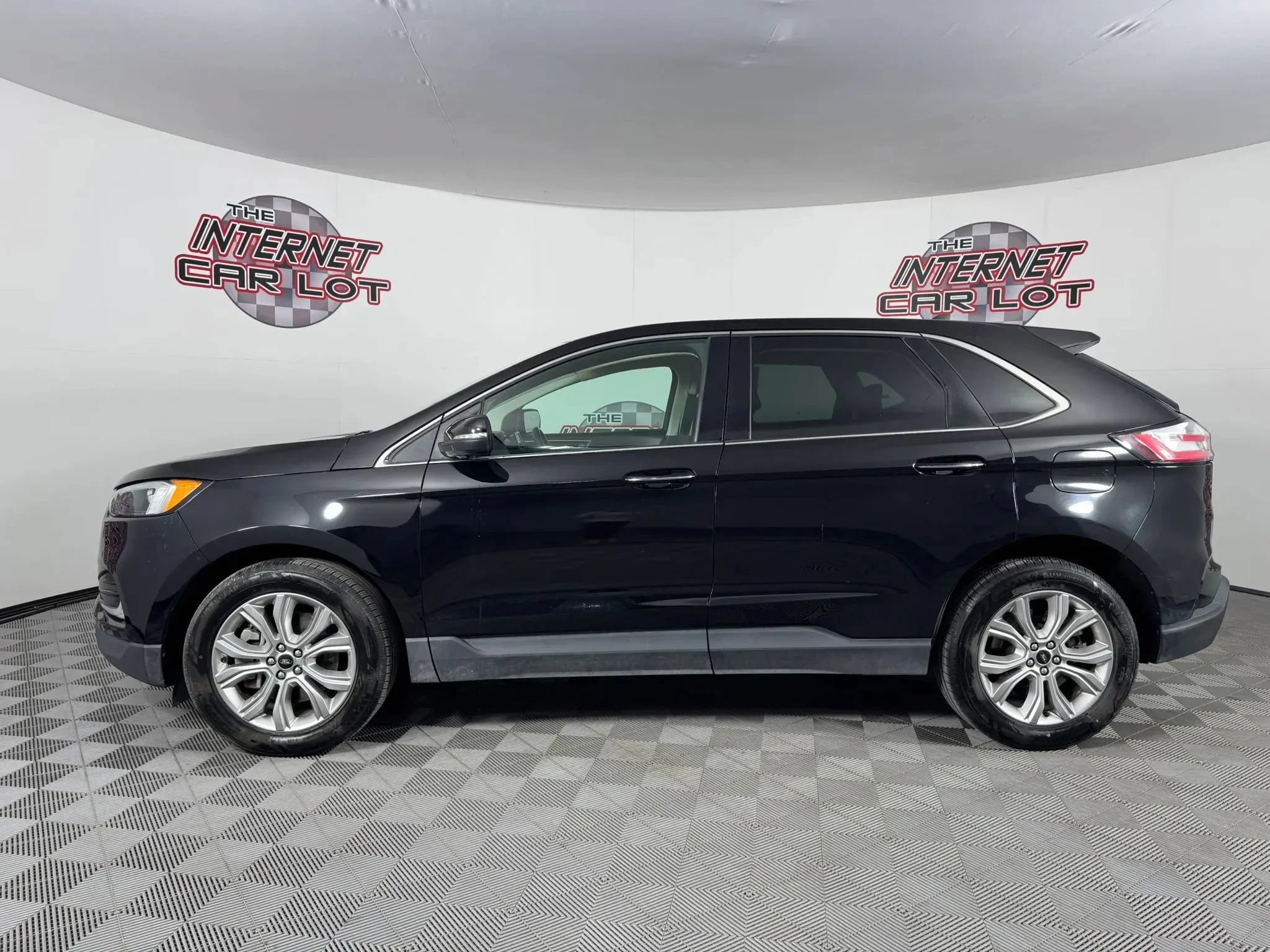 Used 2023 Ford Edge Titanium AWD/4WD image 4