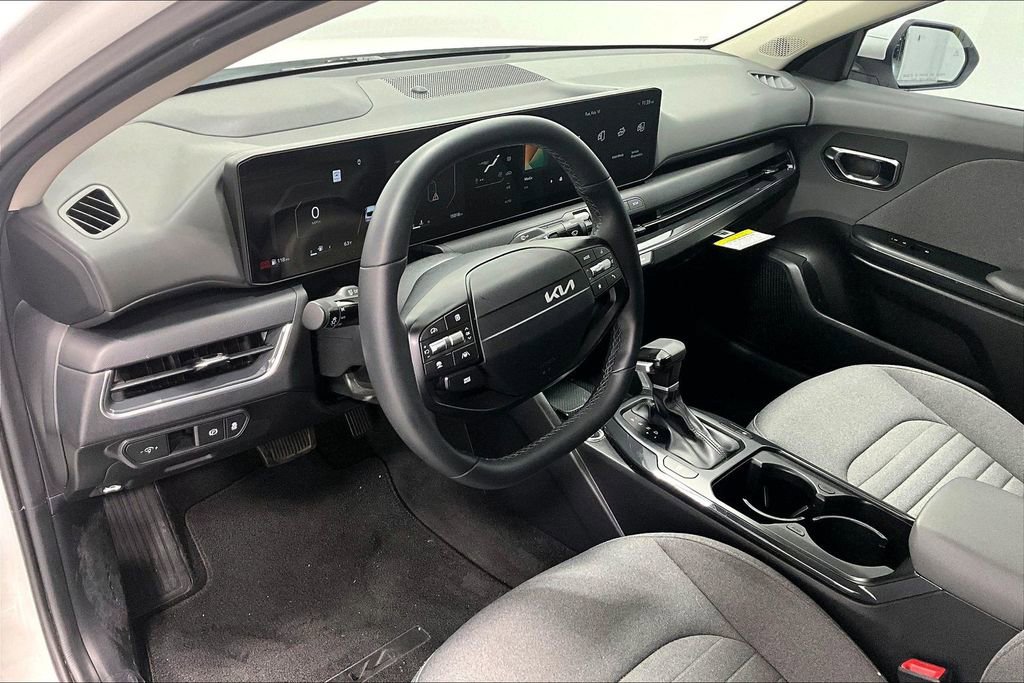 Used 2025 Kia K4 EX image 12