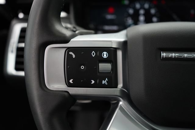 Used 2024 Land Rover Discovery S image 19