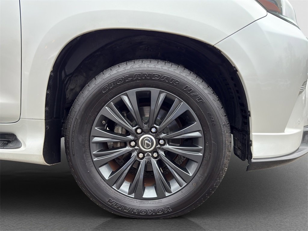 Used 2023 Lexus GX 460 Premium w/ Accessory Package image 24