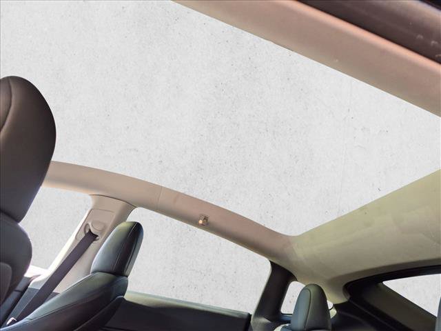 Used 2022 Tesla Model Y Long Range AWD/4WD image 20