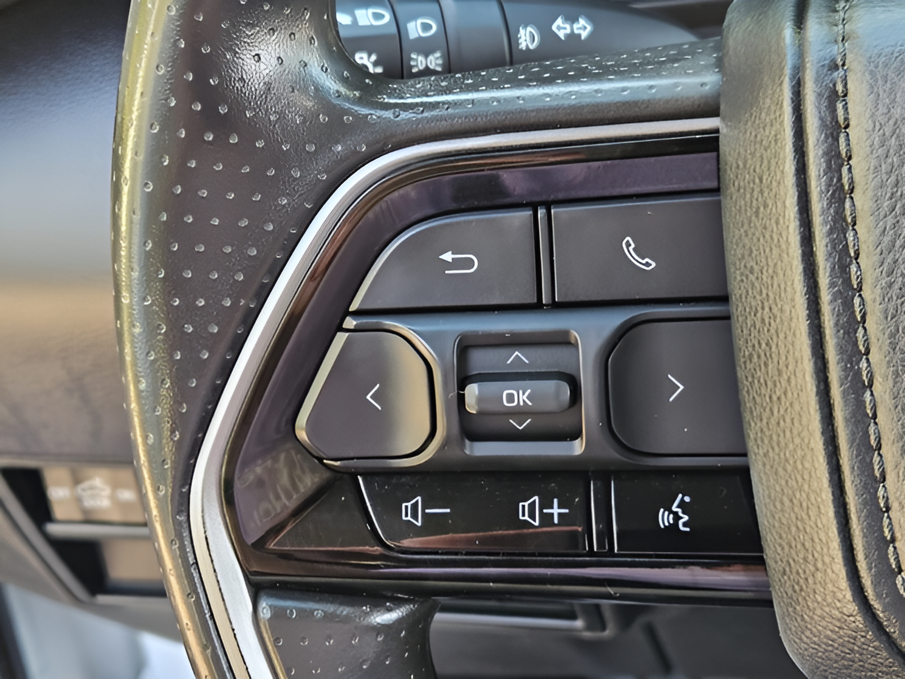 Used 2023 Toyota Tundra SR5 w/ SR5 Convenience Package AWD/4WD image 22