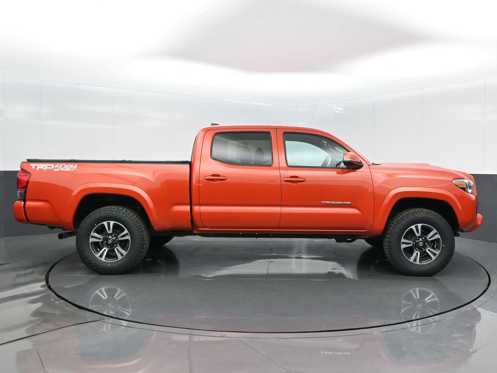 Used 2016 Toyota Tacoma TRD Sport w/ Towing Package AWD/4WD image 5