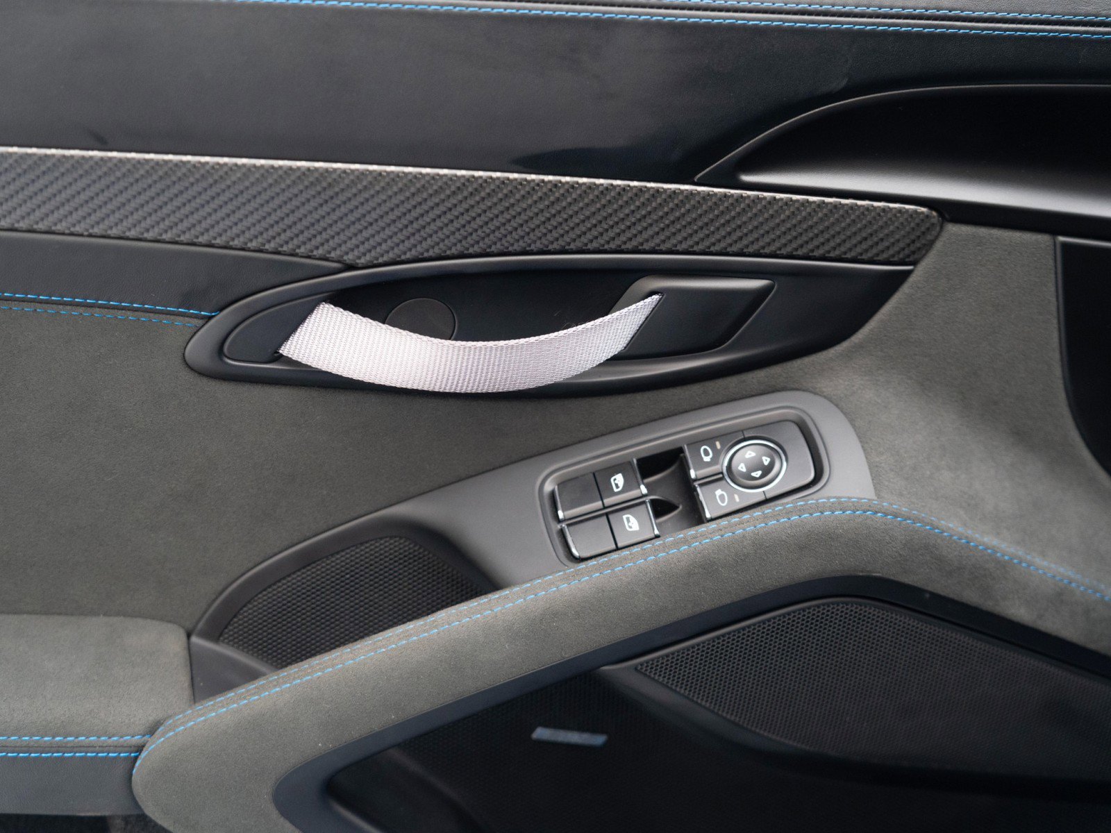 Certified 2025 Porsche 718 Cayman GT4 RS image 23