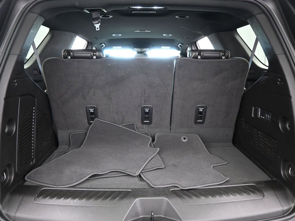 Used 2024 GMC Yukon SLT w/ SLT Luxury Package image 45