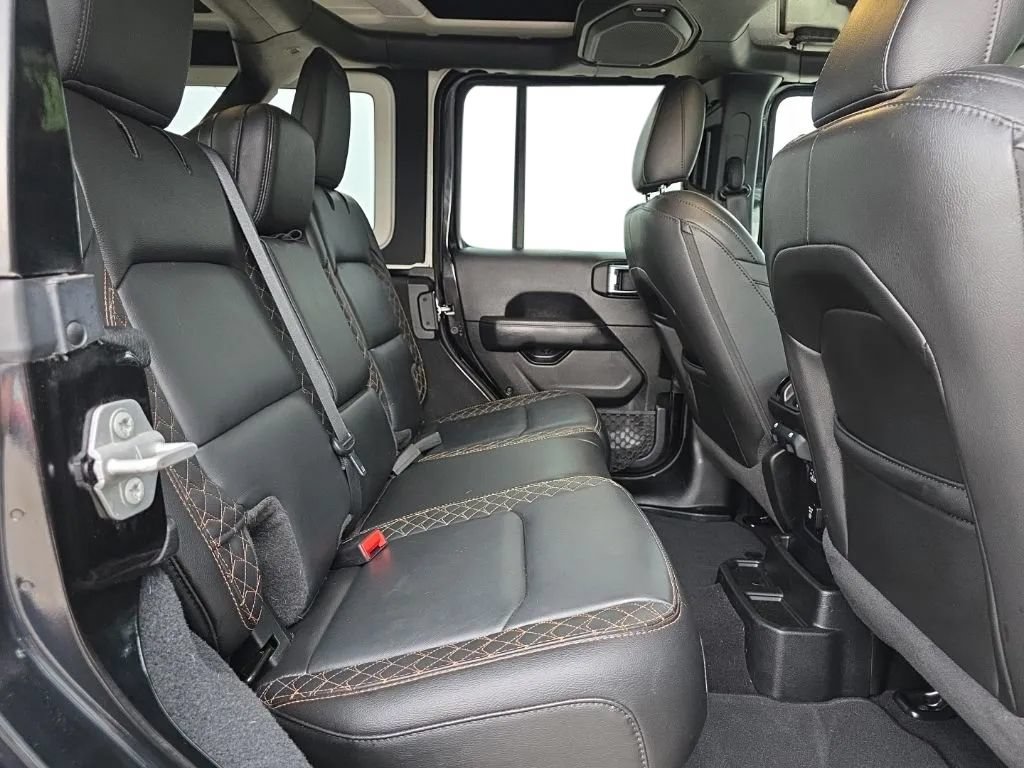 Used 2021 Jeep Wrangler Unlimited Sahara AWD/4WD image 17