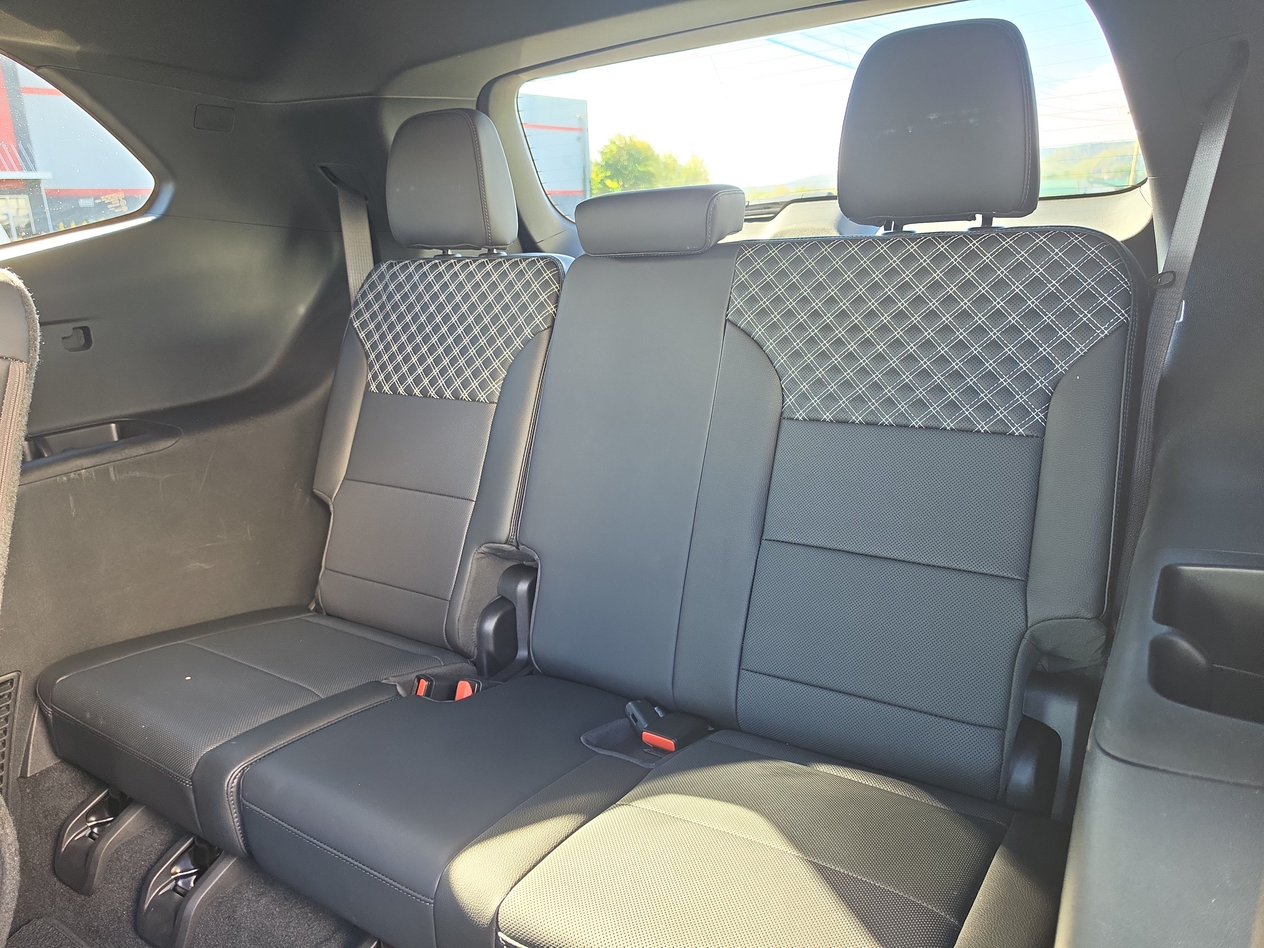 Used 2025 GMC Acadia Denali w/ LPO, Floor Liner Package AWD/4WD image 15