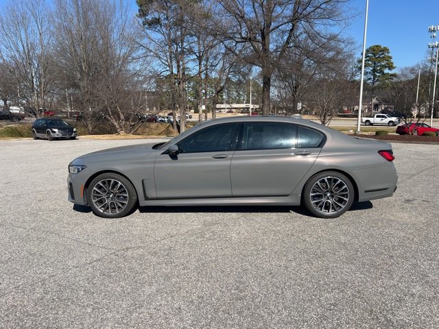 Used 2020 BMW 750i xDrive w/ Executive Package image 2