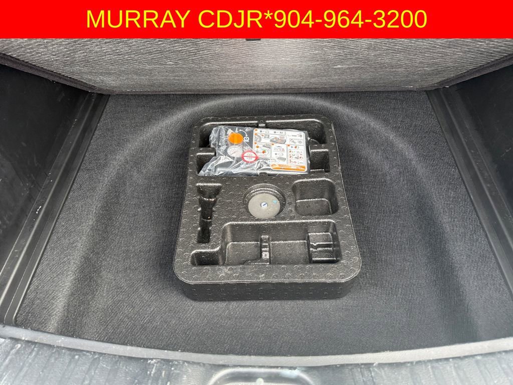 Certified 2024 Jeep Compass Latitude image 31