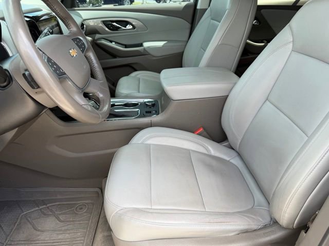 Used 2020 Chevrolet Traverse LT w/ LPO, Blackout Package image 12