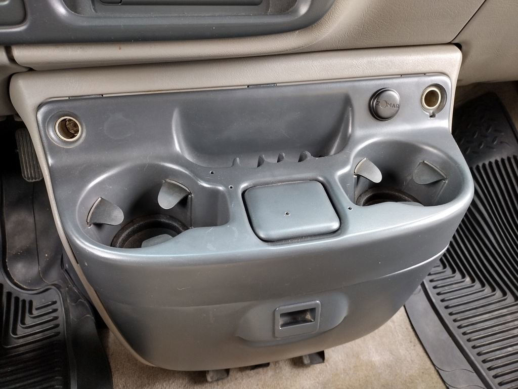 Used 2000 Chevrolet Express 1500 Passenger w/ LS Preferred Equipment Group RWD image 18