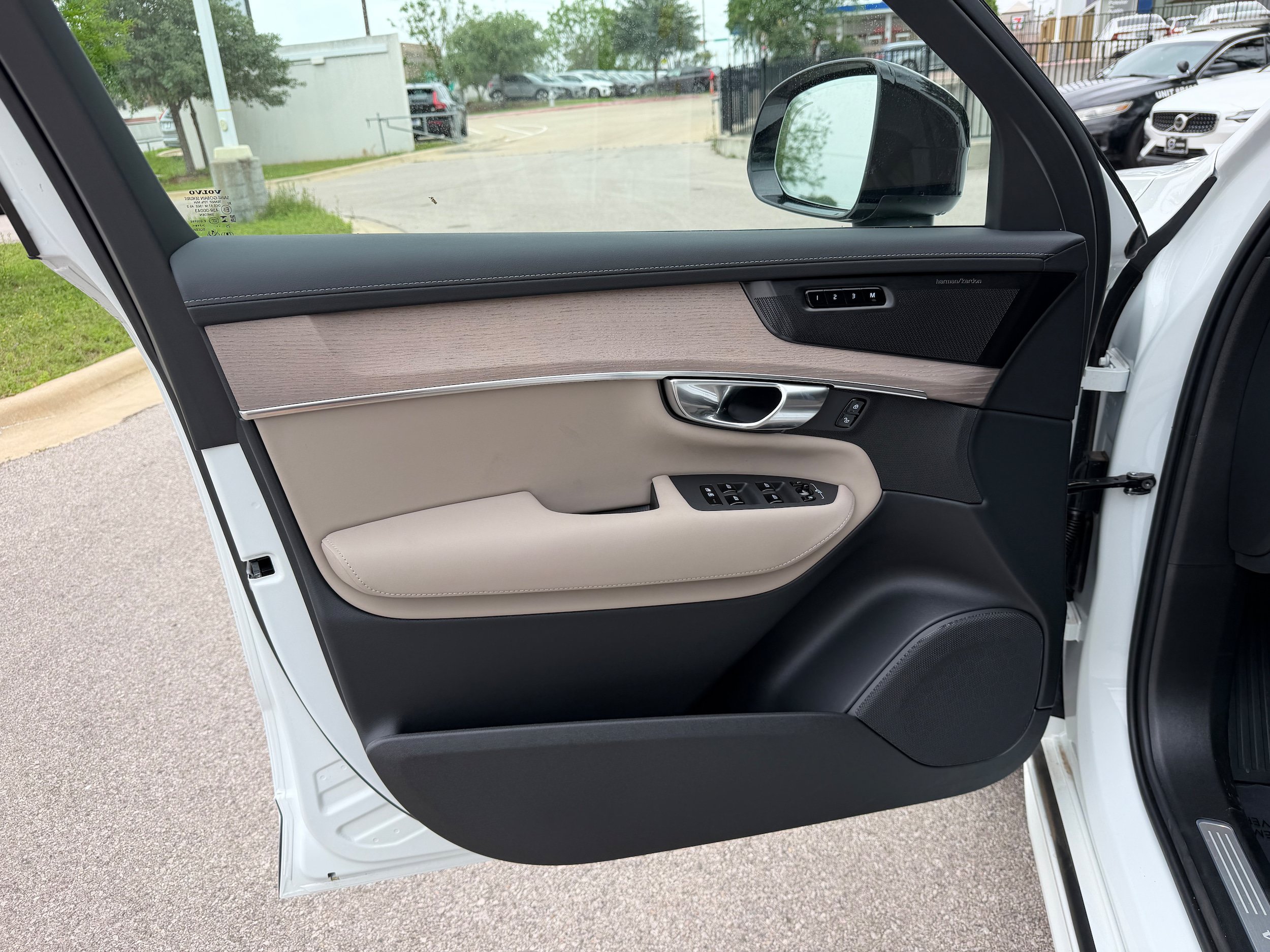 New 2026 Volvo XC90 B6 Ultra w/ Lounge Package AWD/4WD image 19