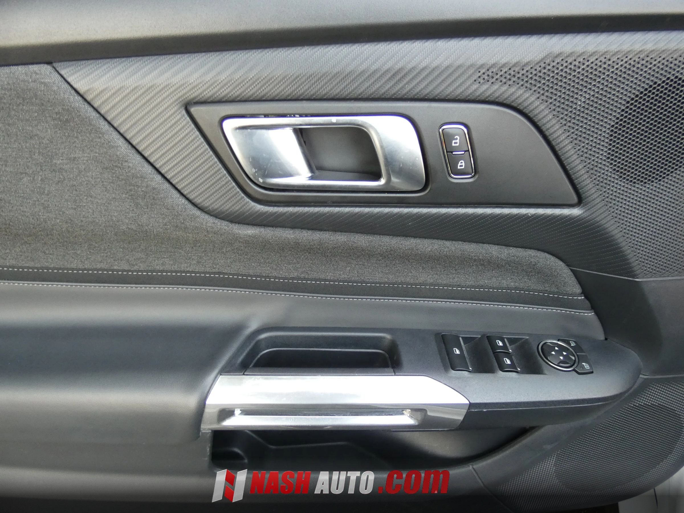 Used 2024 Ford Mustang Convertible RWD image 44