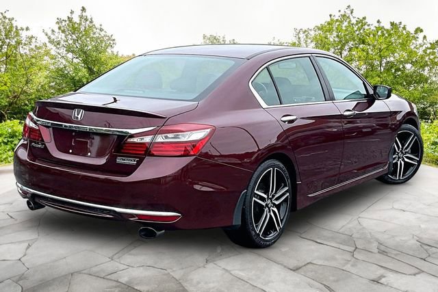 Used 2017 Honda Accord Sport Special Edition image 2