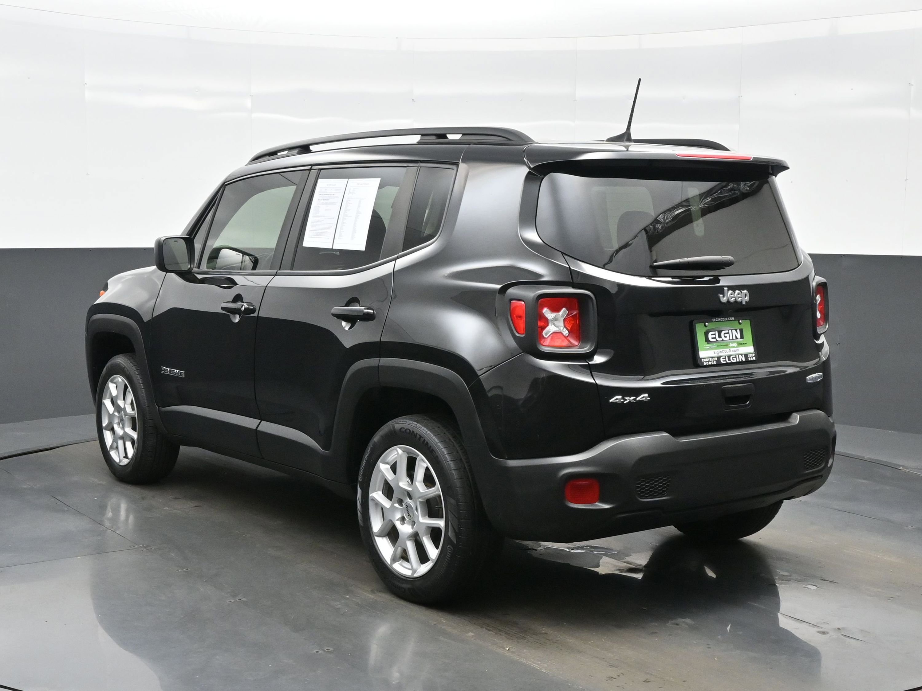Used 2022 Jeep Renegade Latitude AWD/4WD image 4