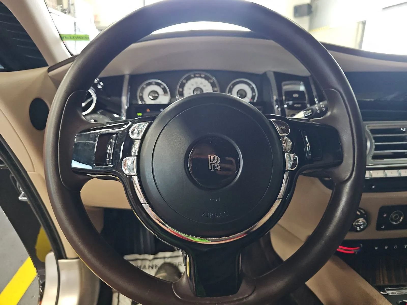 Used 2015 Rolls-Royce Wraith RWD image 3