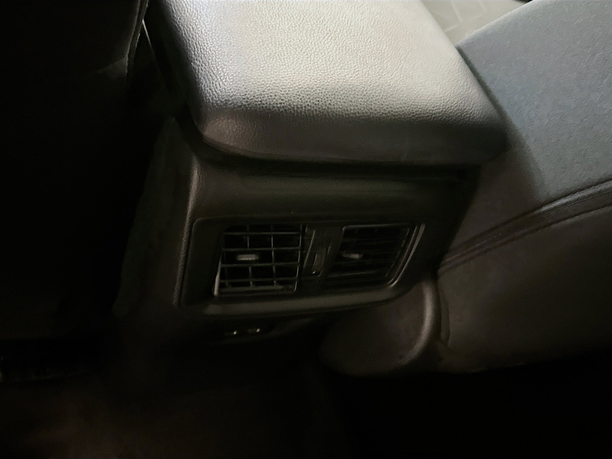 Used 2025 Toyota RAV4 XLE image 28