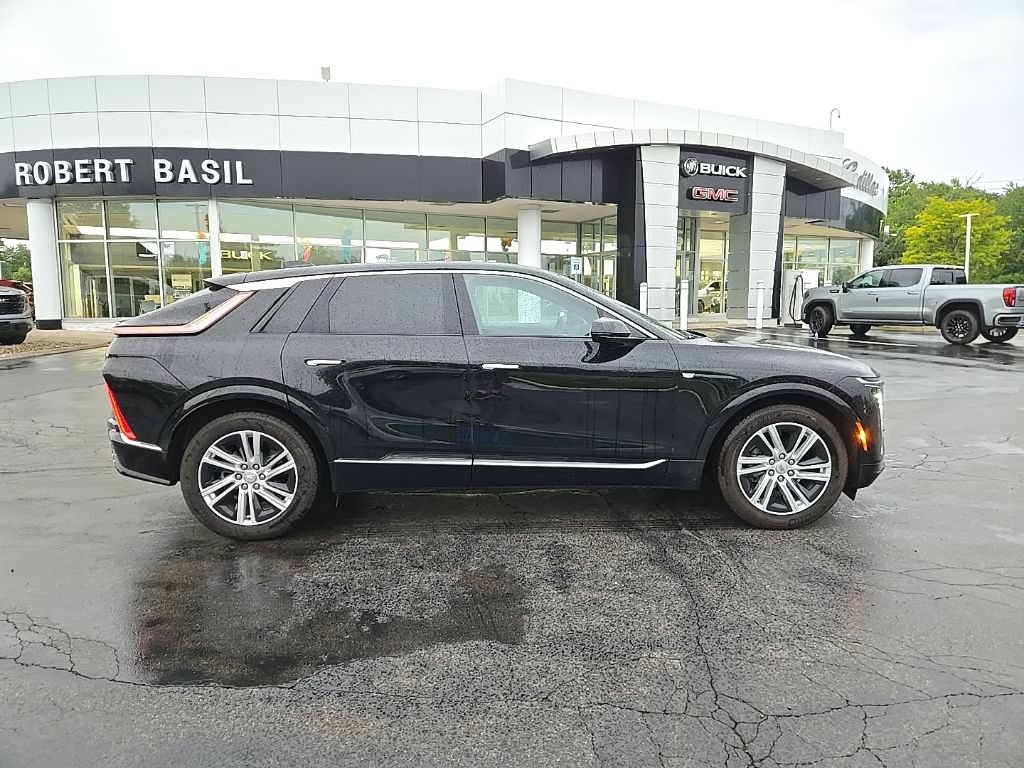 Used 2024 Cadillac Lyriq Tech w/ LPO, Floor Liner Package AWD/4WD image 7