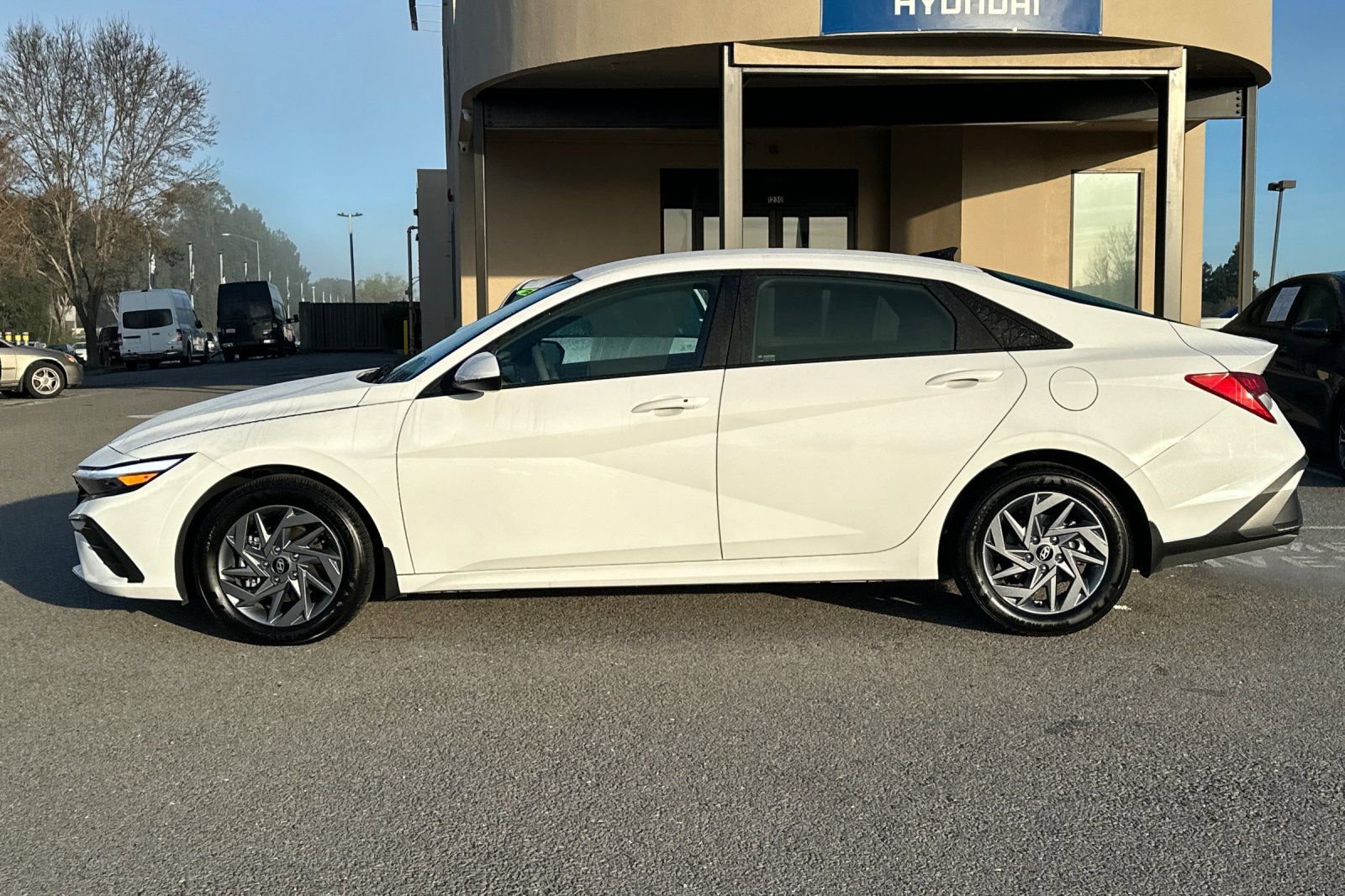 Certified 2025 Hyundai Elantra Blue image 7