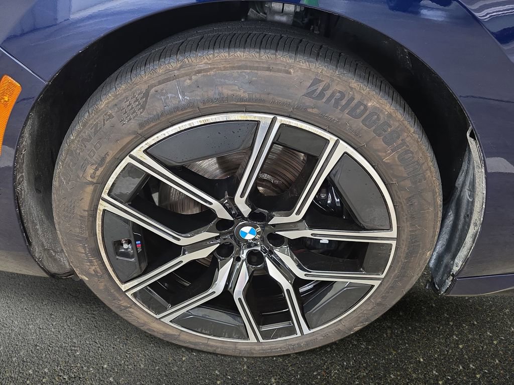 Used 2023 BMW i7 xDrive60 image 32