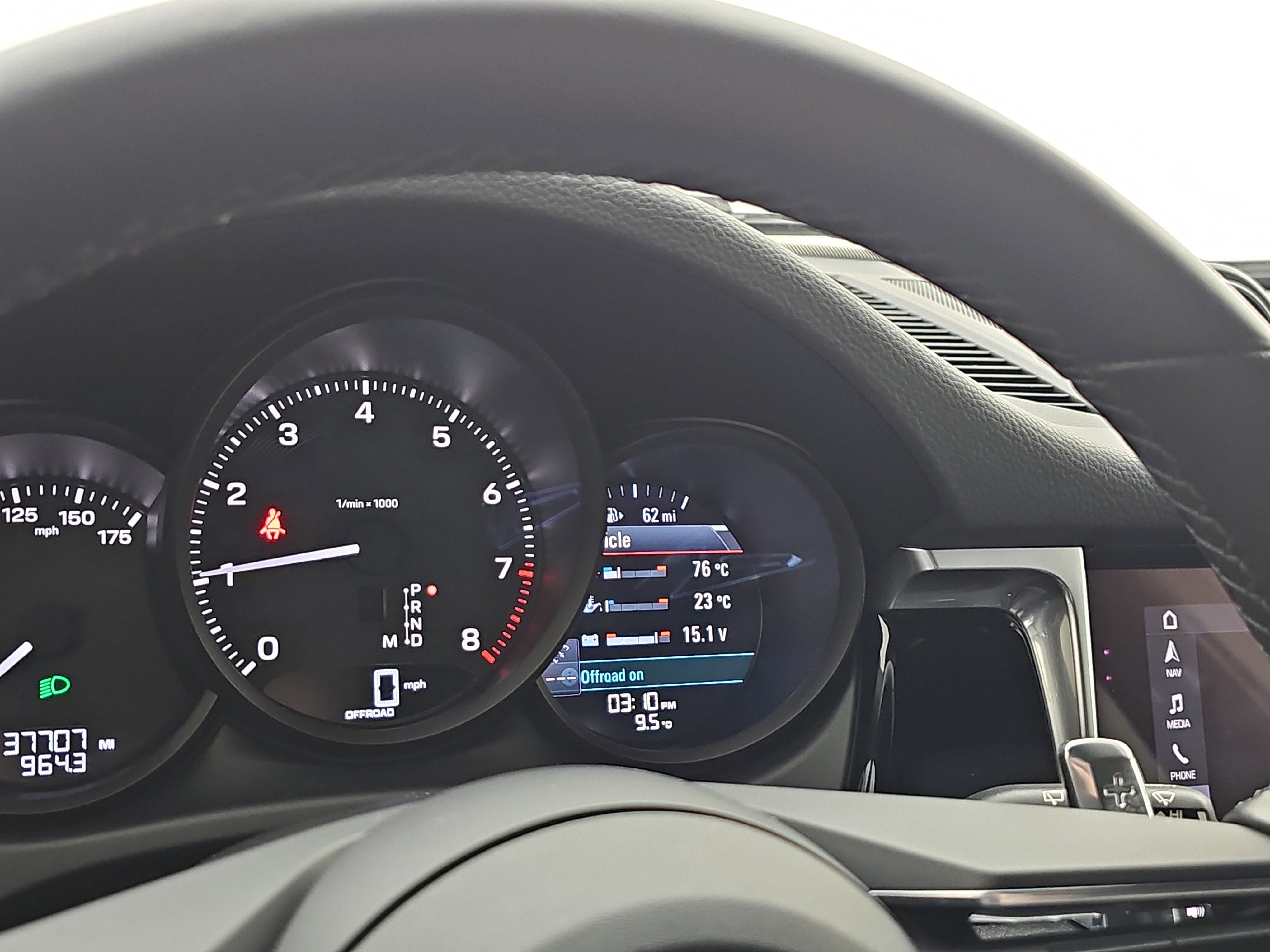 Used 2022 Porsche Macan image 35