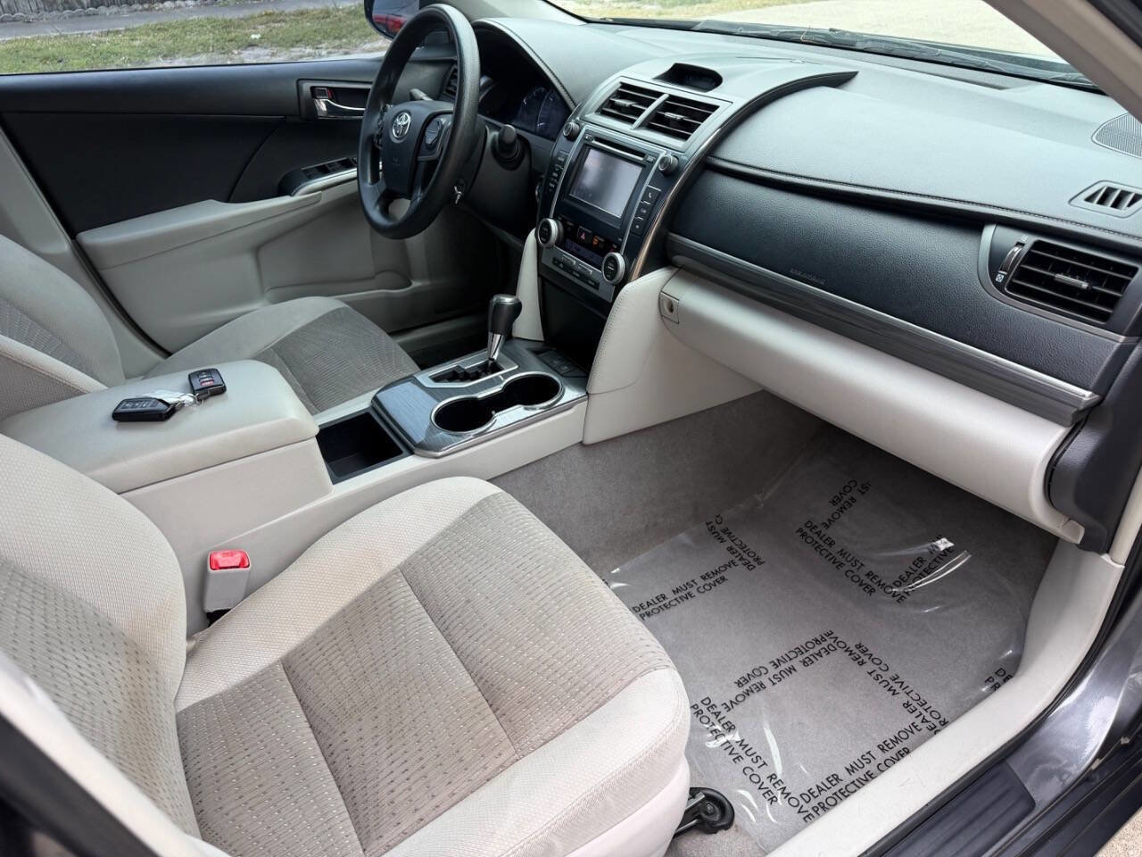 Used 2013 Toyota Camry LE image 23