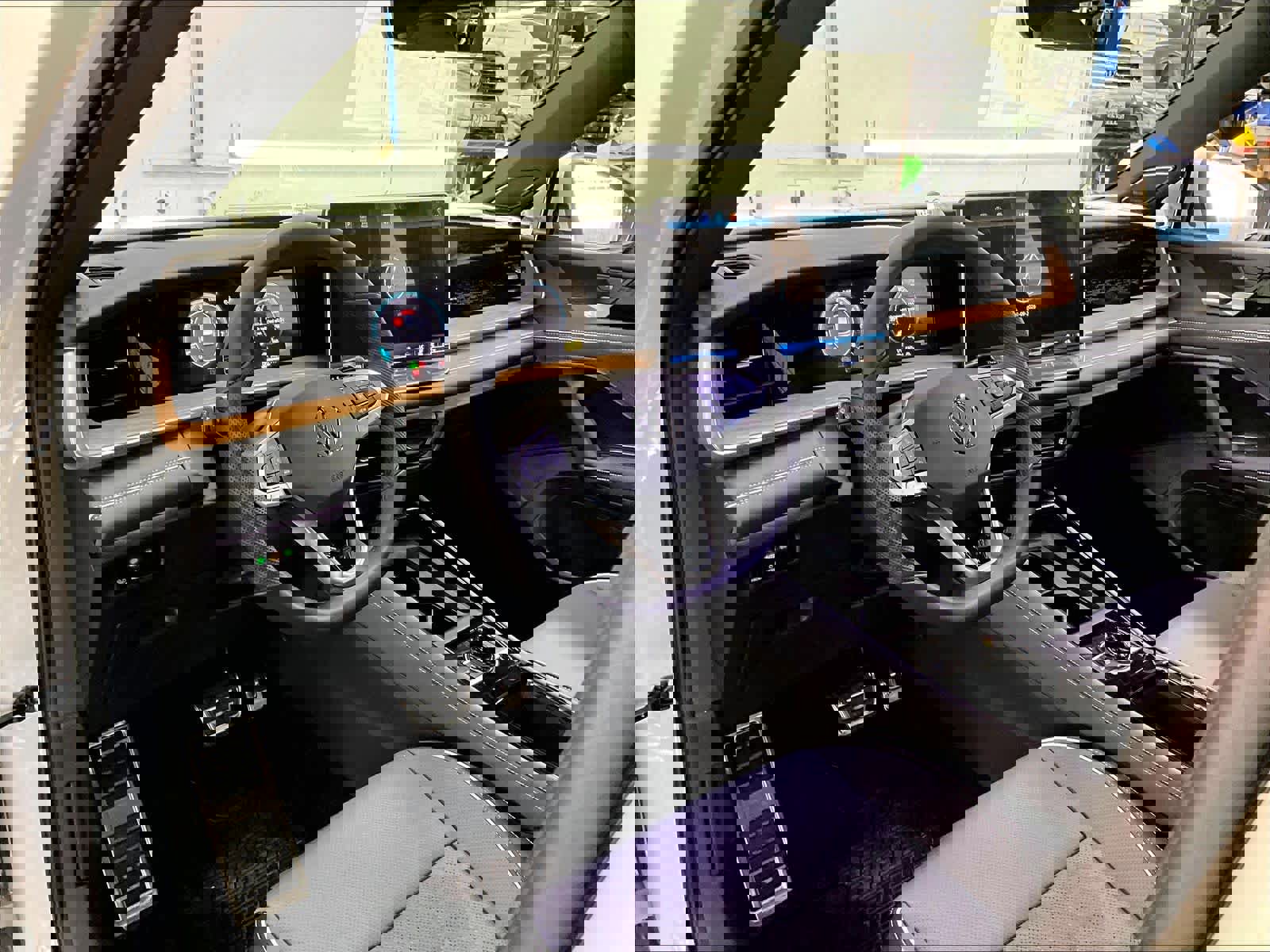 New 2026 Volkswagen Tiguan SEL R-Line image 8