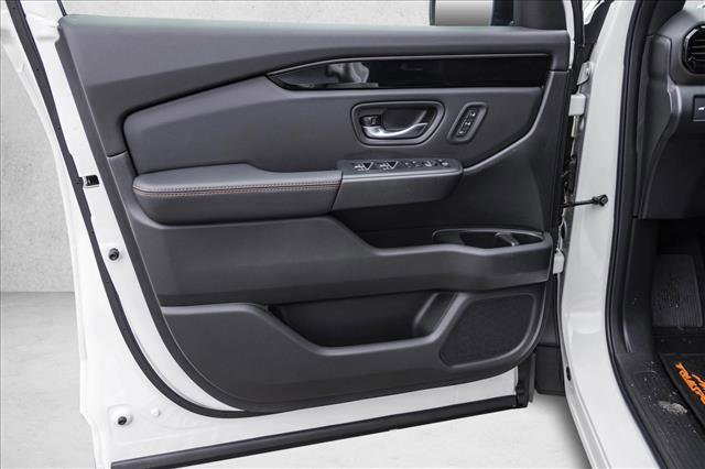 New 2025 Honda Pilot TrailSport image 12