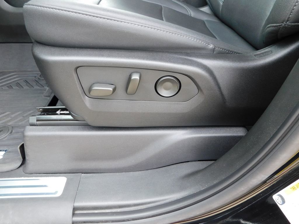 Used 2024 Chevrolet Silverado 2500 LTZ w/ LTZ Plus Package image 20