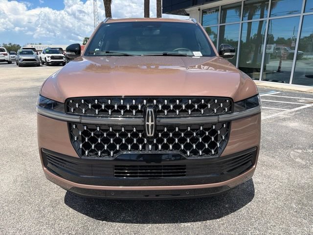 New 2026 Lincoln Navigator Black Label AWD/4WD image 2