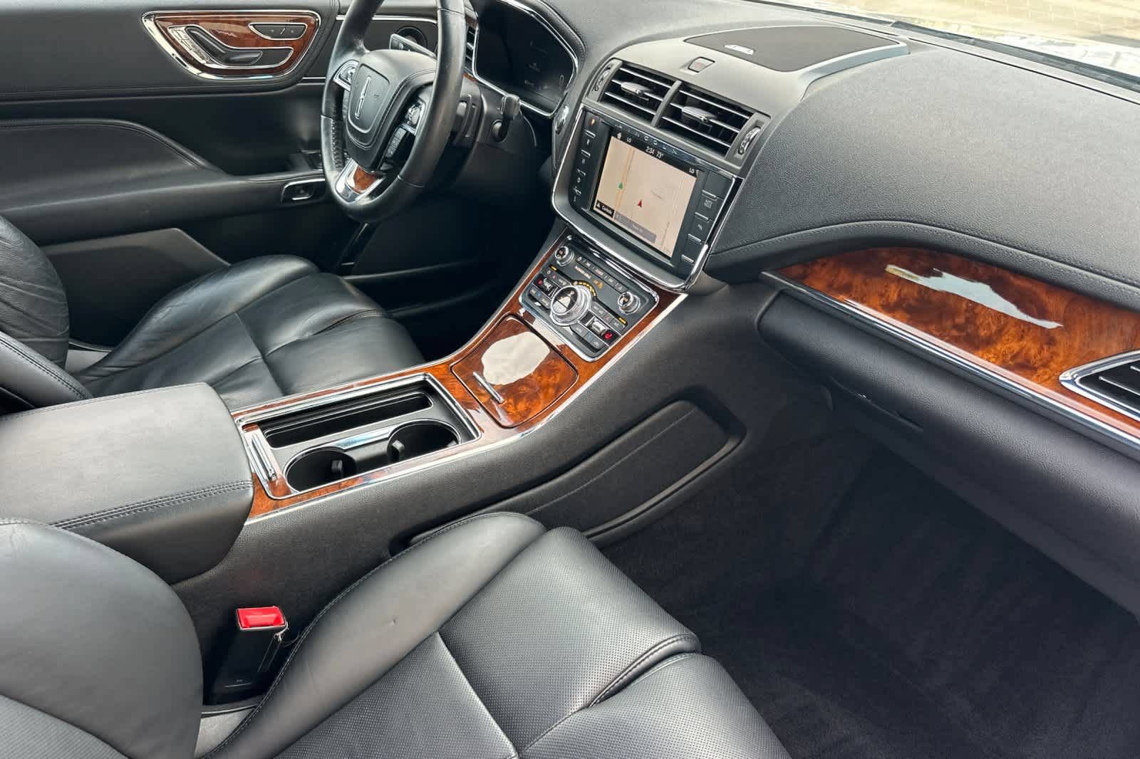 Used 2017 Lincoln Continental Select FWD image 16
