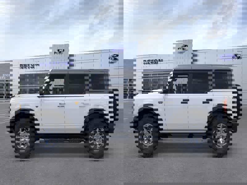 New 2025 Ford Bronco Badlands image 3