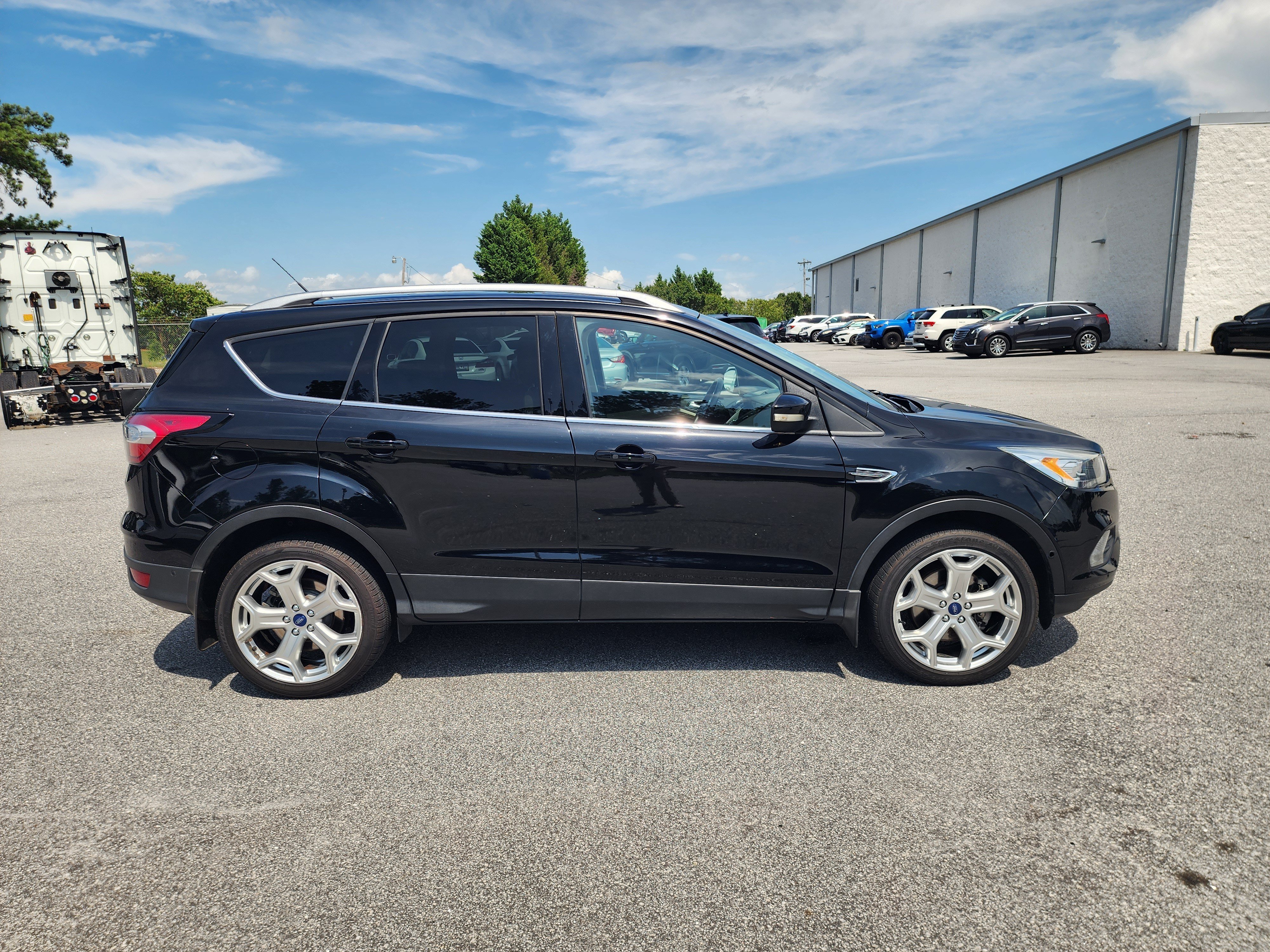 Used 2017 Ford Escape Titanium w/ Equipment Group 301A AWD/4WD image 3