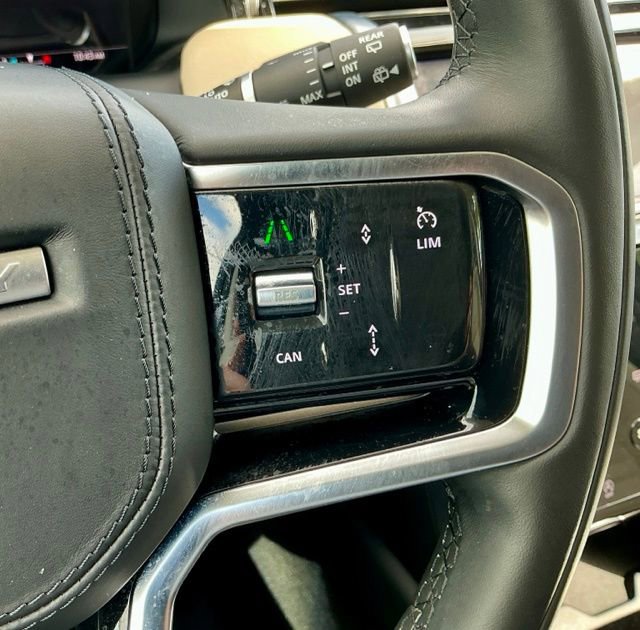 Used 2023 Land Rover Discovery Sport SE image 26