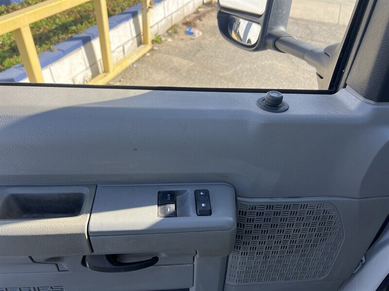 Used 2019 Ford E-350 and Econoline 350 Super Duty w/ Power Windows & Locks Group RWD image 16