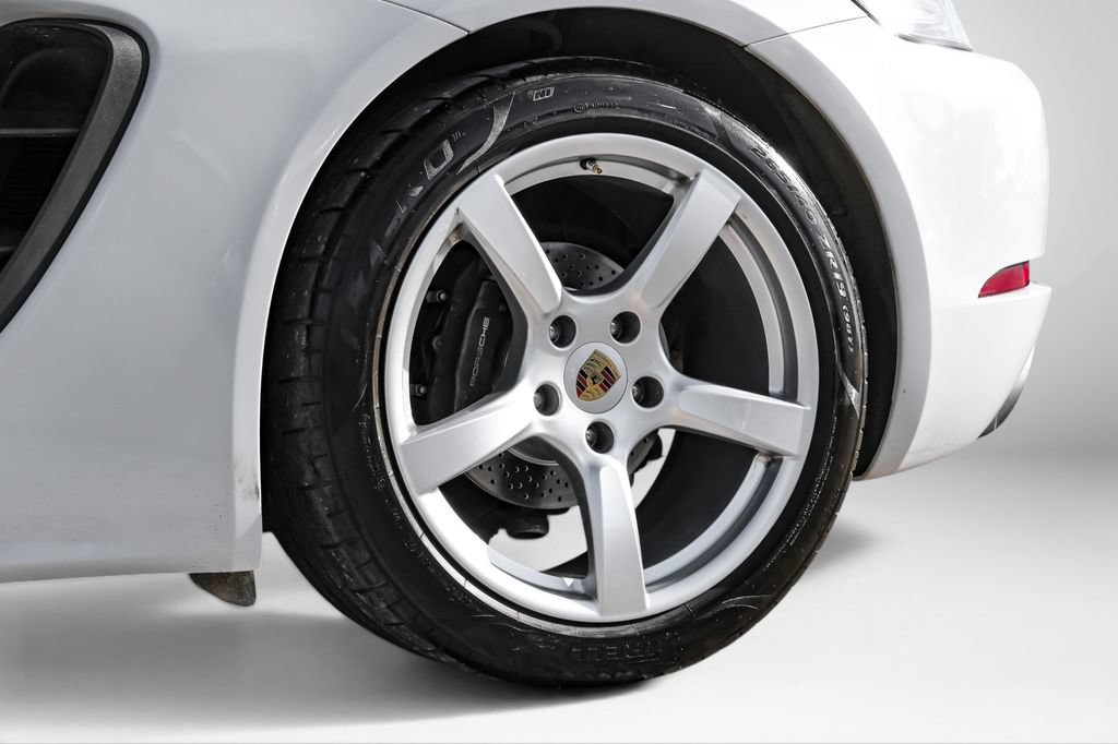 Used 2021 Porsche 718 Cayman RWD image 47