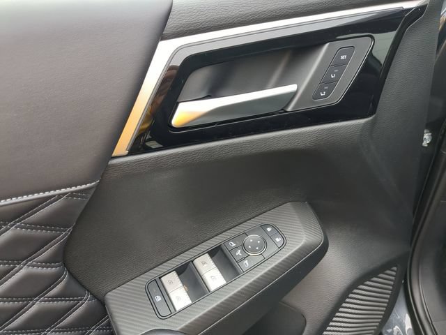 New 2026 Nissan Rogue Platinum AWD/4WD image 12