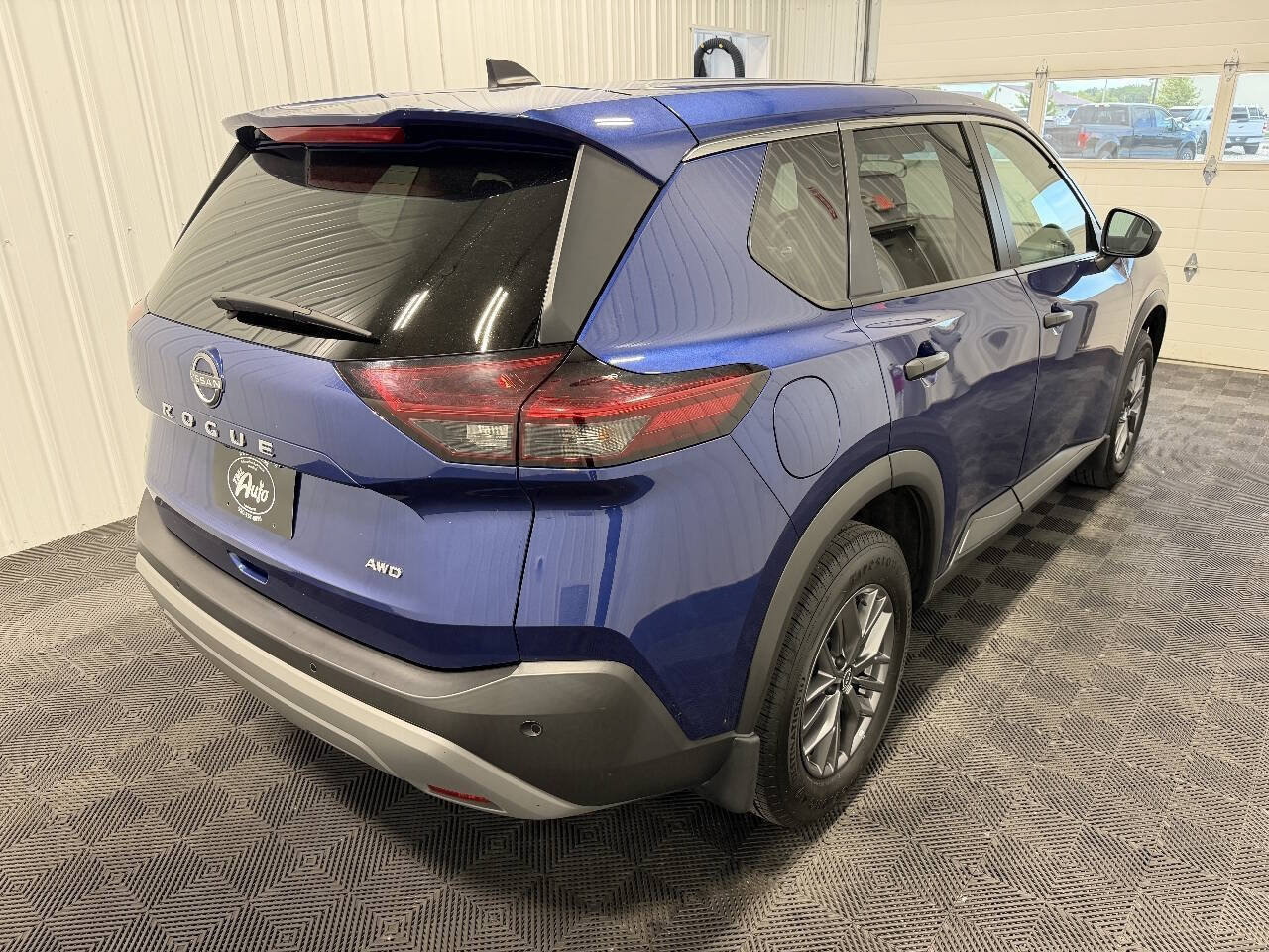 Used 2022 Nissan Rogue S AWD/4WD image 5