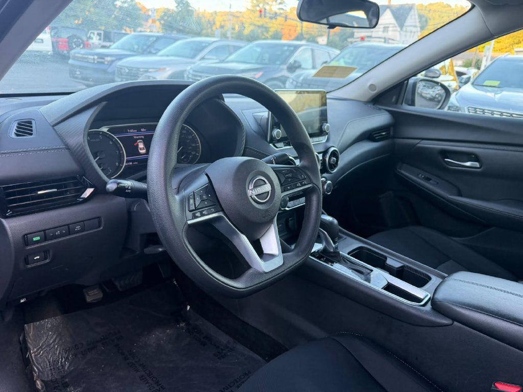 Used 2024 Nissan Sentra SV FWD image 10