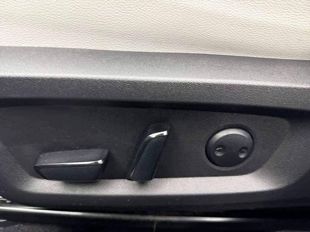 Used 2023 Mitsubishi Outlander SEL image 13