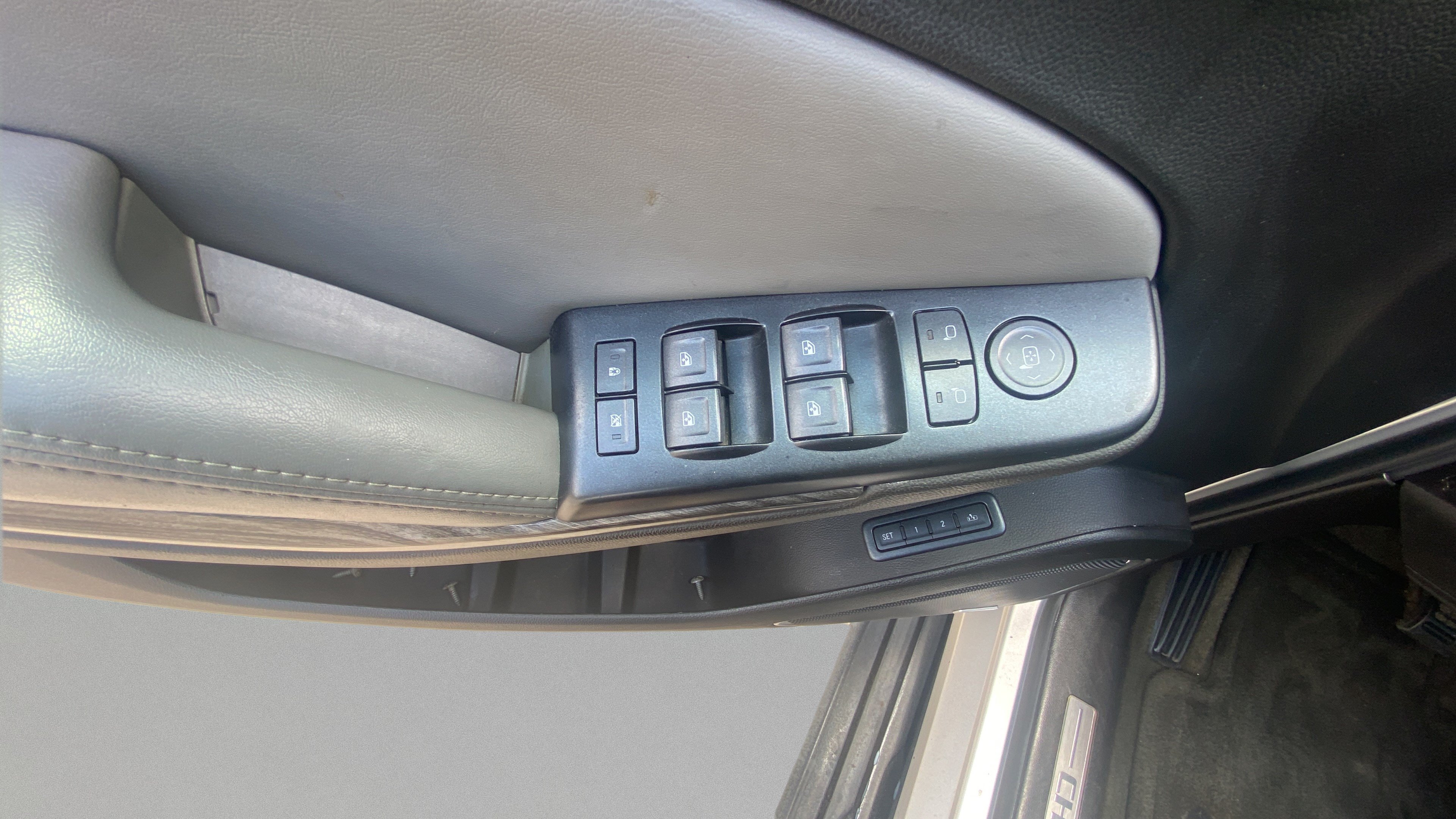 Used 2015 Chevrolet Suburban LT w/ Max Trailering Package RWD image 12
