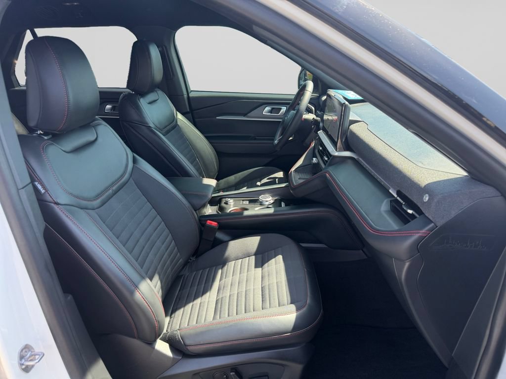 Used 2025 Ford Explorer ST-Line w/ Premium Package RWD image 15