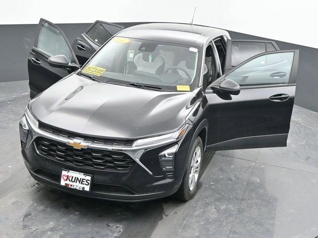 Used 2024 Chevrolet Trax LS image 55